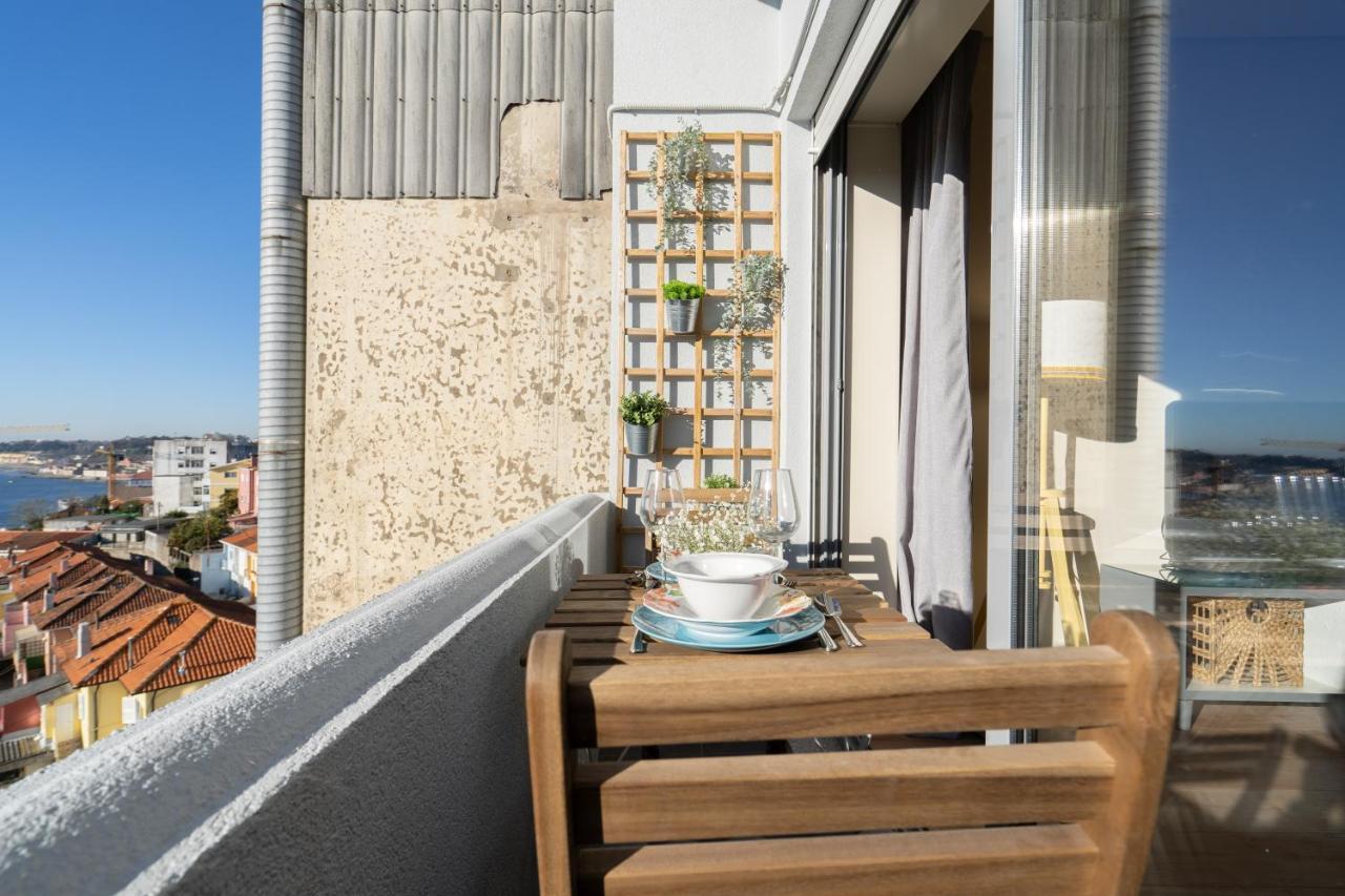 Gaya Avenue Flats - Elegant Contemporary Flats With Balcony Daire Vila Nova de Gaia Dış mekan fotoğraf
